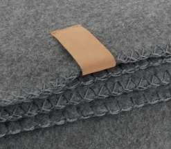 DAGLILJEPlaid polaire DAGLILJE 130x170 gris foncé
