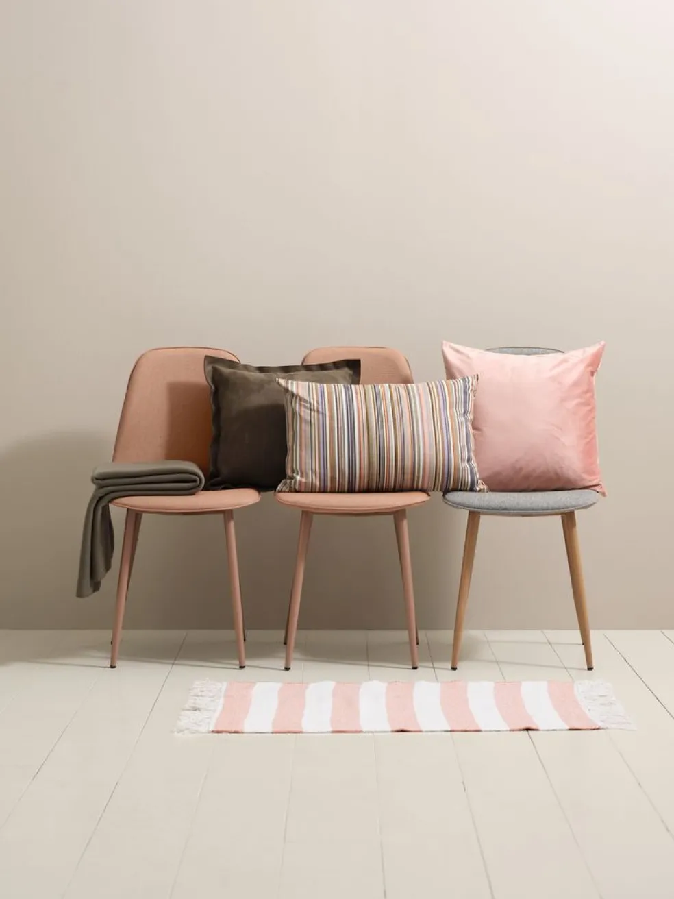 ERTEVIKKEHousse de coussin ERTEVIKKE 50x50 rose poudré