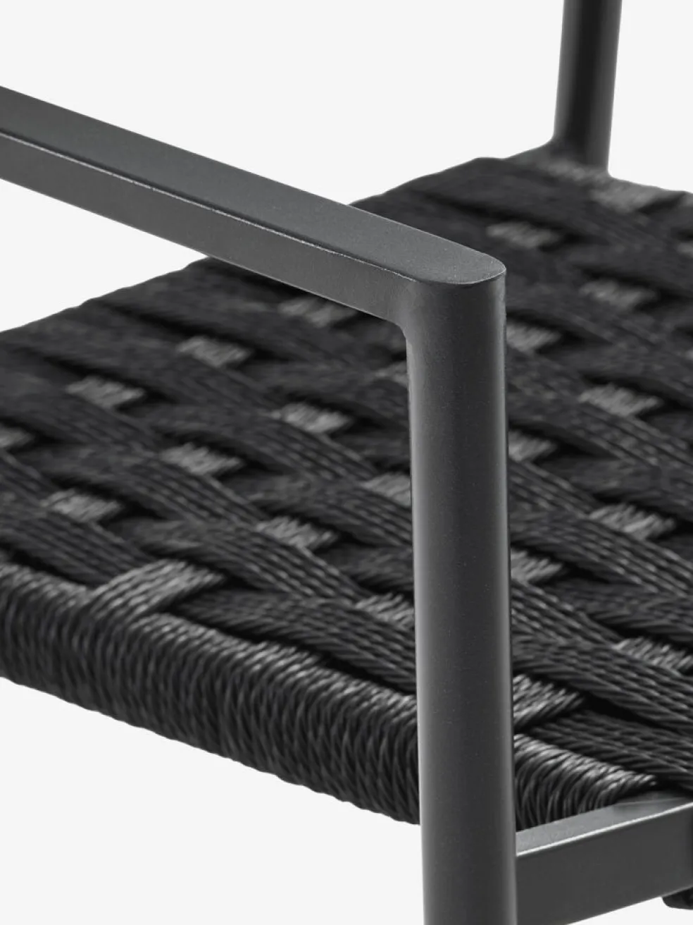 KAPPRUET + TRILLEVALLENKAPPRUET L65 table + 2 TRILLEVALLEN chaises noir