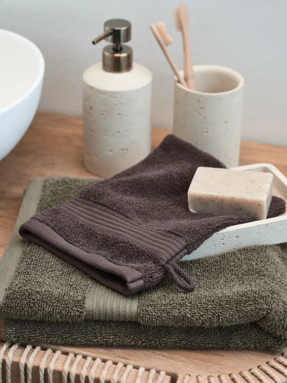 KARLSTADGoldGant de toilette KARLSTAD 15x21 brun foncé KRONBORG