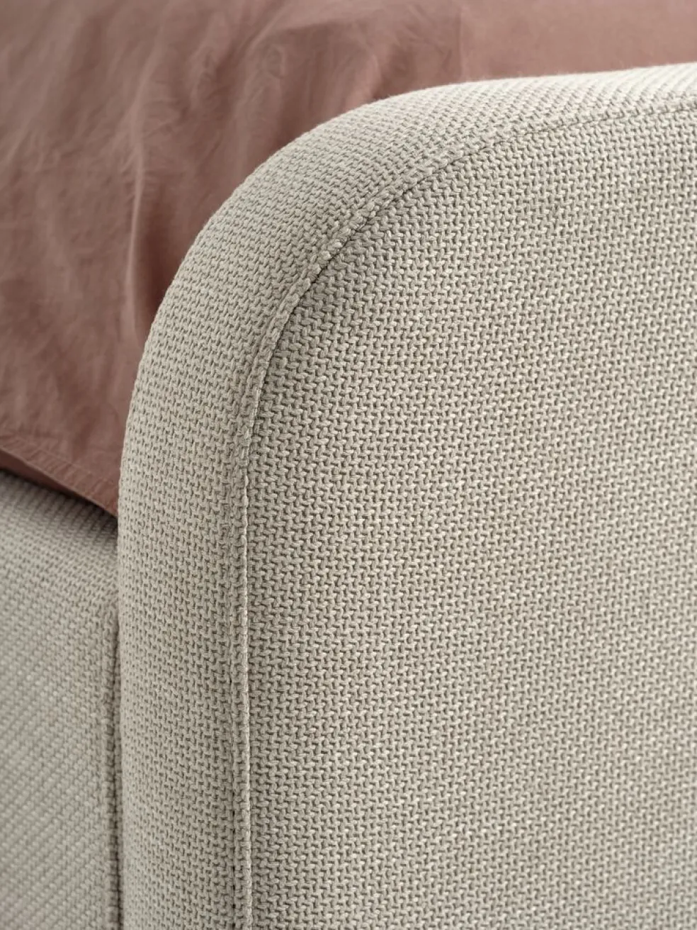 KONGSBERGCadre de lit KONGSBERG 140x190 tissu beige