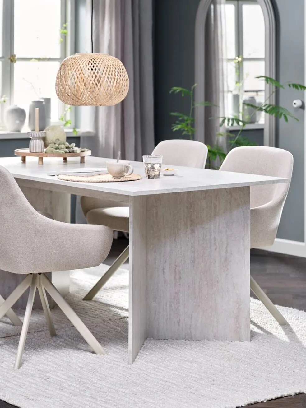 KRONDAL + ROSTRUPKRONDAL L180 table travertin + 4 ROSTRUP chaises beige