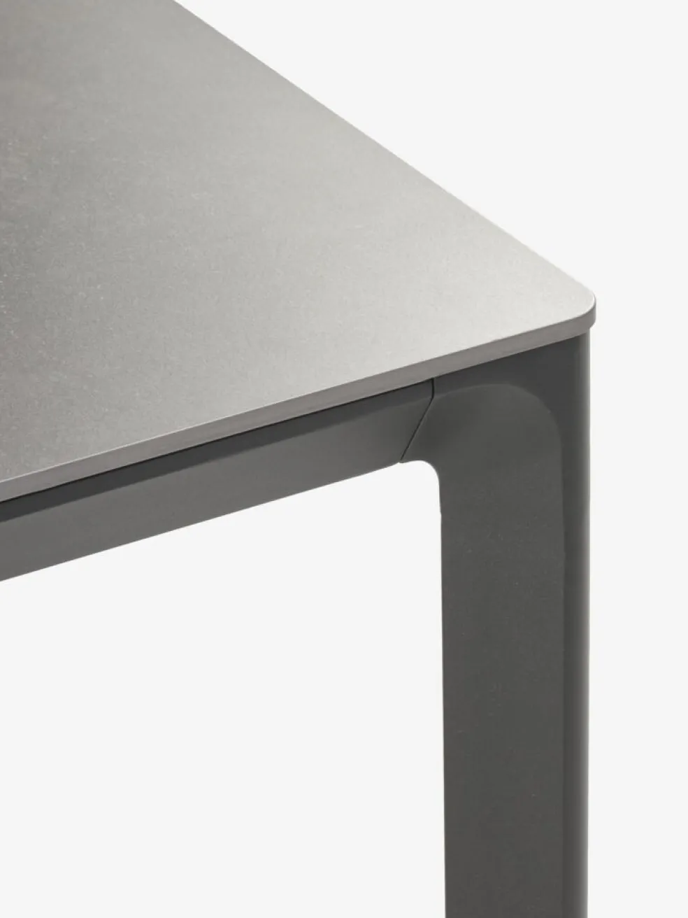KUMLA + HEMSEDALKUMLA L150 table gris + 4 HEMSEDAL chaises noir