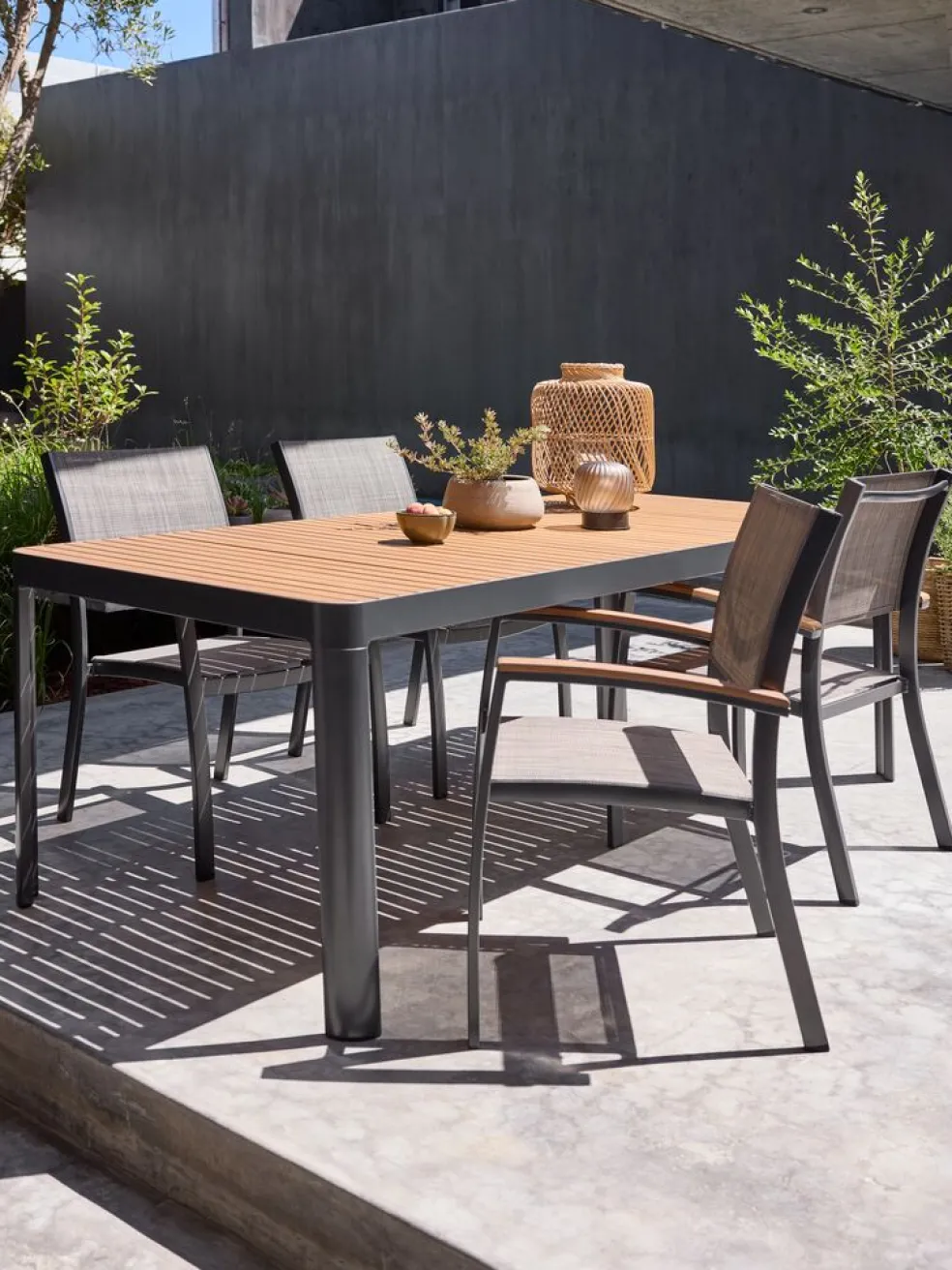 SIRDALChaise empilable SIRDAL gris