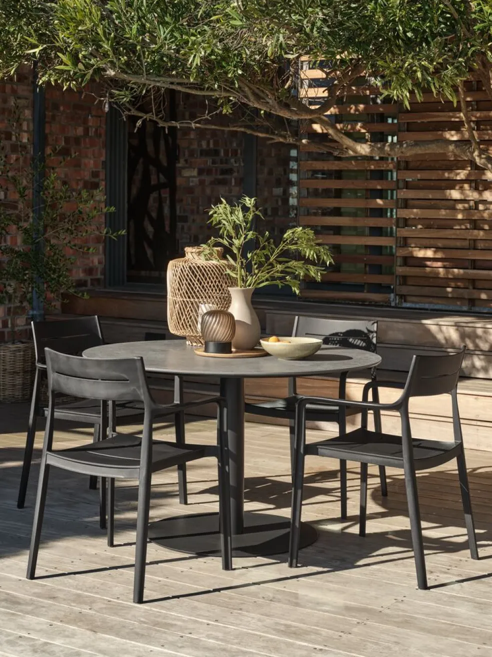 VAMDRUP + INGSTRUPVAMDRUP Ø120 table gris + 4 INGSTRUP chaises noir