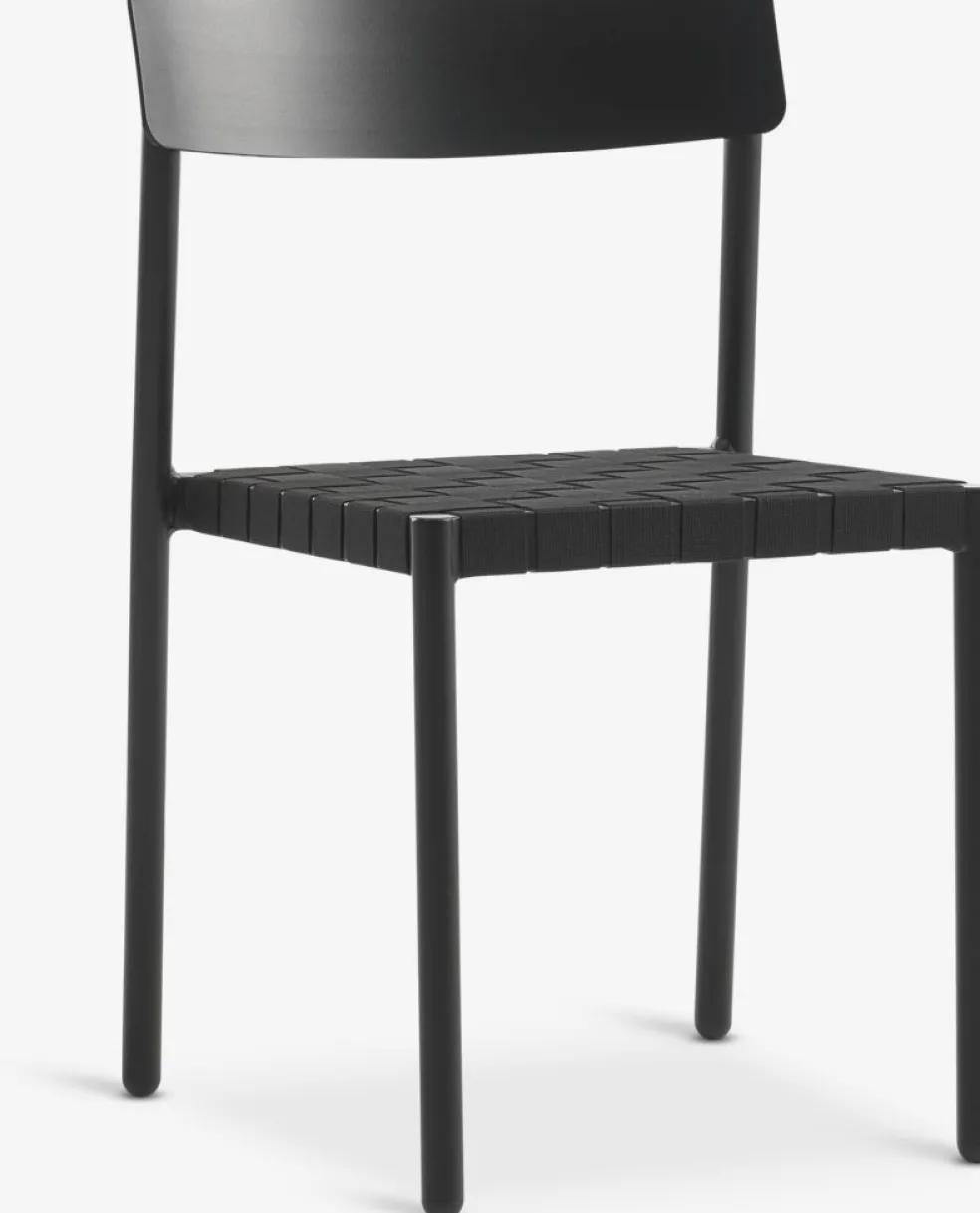 VRAADAL + HAGLEBUVRAADAL L62 table eucalyptus + 2 HAGLEBU chaises noir
